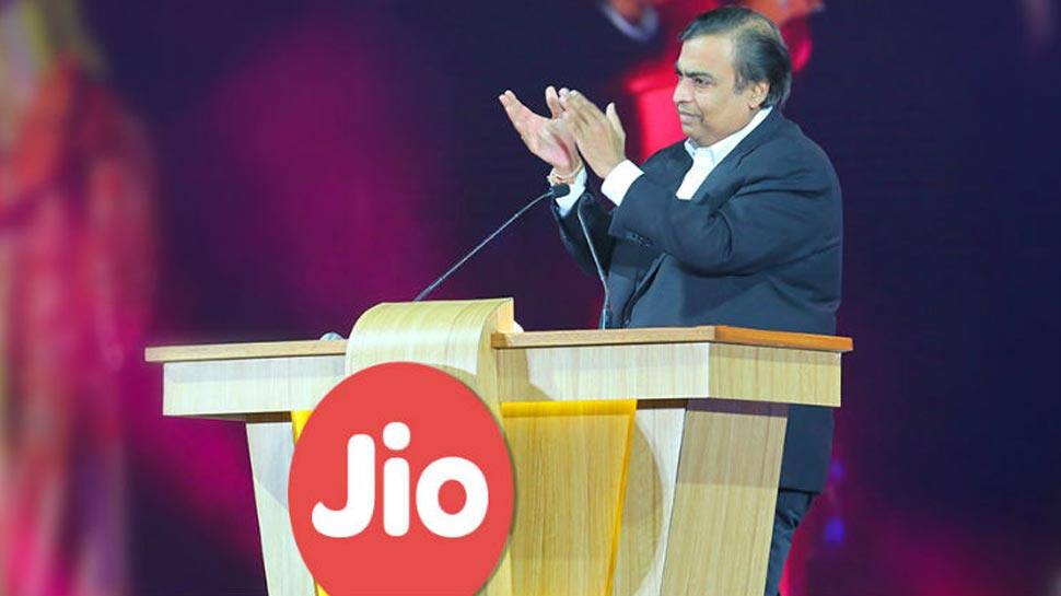 JIO લઇને આવ્યું મોટા સમાચાર, ફક્ત 4 મહિનામાં જિયો યૂજર્સને મળી આ 'ખુશી' JIO લઇને આવ્યું મોટા સમાચાર, ફક્ત 4 મહિનામાં જિયો યૂજર્સને મળી આ 'ખુશી'