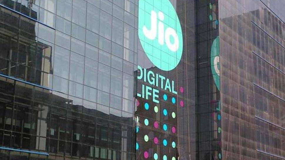 નોકરી શોધી રહ્યા છો? રિલાયન્સ JIO લાવ્યું છે બમ્પર વેકેન્સી, કરો અરજી નોકરી શોધી રહ્યા છો? રિલાયન્સ JIO લાવ્યું છે બમ્પર વેકેન્સી, કરો અરજી