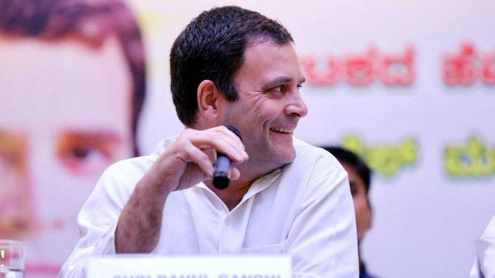 BJP પર હુમલો કરતા રાહુલ ગાંધીની થઈ ભૂલ, પાકિસ્તાન સાથે કરી ભારતની તુલના BJP પર હુમલો કરતા રાહુલ ગાંધીની થઈ ભૂલ, પાકિસ્તાન સાથે કરી ભારતની તુલના