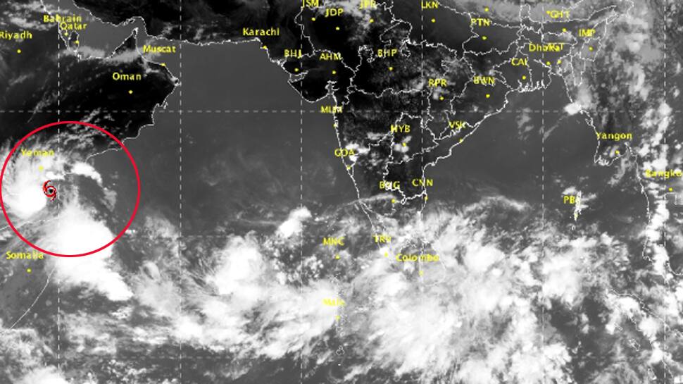 ગુજરાત પર વાવાઝોડાની ઘાત, પોરબંદર પર લગાવાયું સિગ્નલ નંબર 1 ગુજરાત પર વાવાઝોડાની ઘાત, પોરબંદર પર લગાવાયું સિગ્નલ નંબર 1