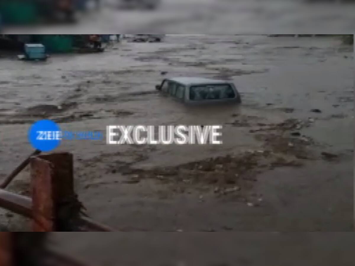 અમરેલી-ભાવનગરમાં ગાજવીજ સાથે વરસાદ, નદીના વહેણમાં કાર તણાઇ