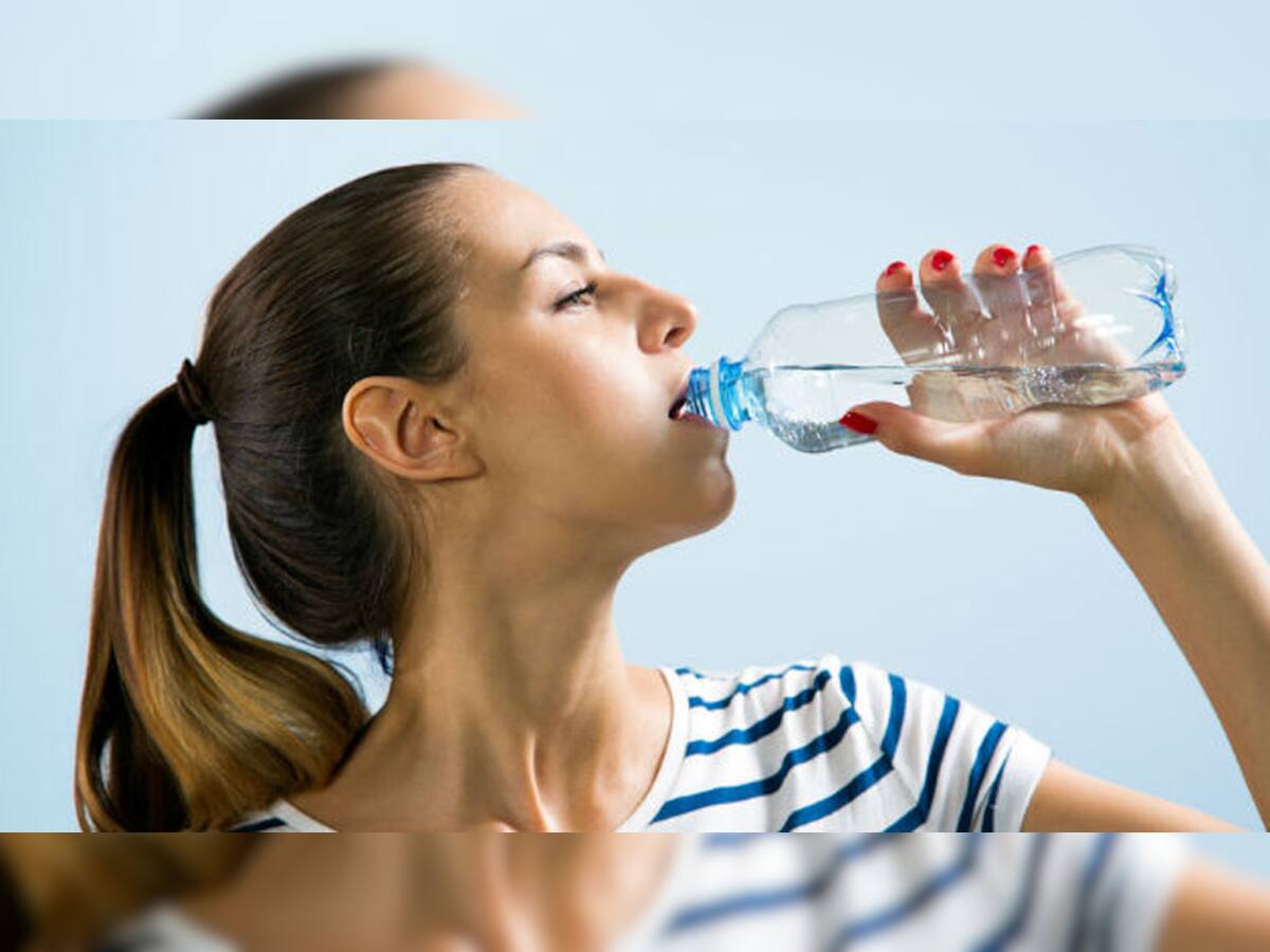 Viral X ray: પ્લાસ્ટીકની બોટલમાં પાણી પીવાથી થઇ શકે છે કેન્સર