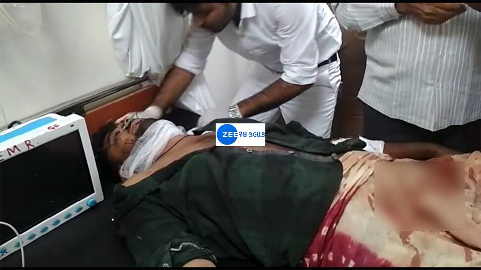 PICS જૂનાગઢ: ગળીયાવડમાં મોડી રાતે જૂથ અથડામણ, તલવાર-ચાકૂથી મારમારીમાં 16 ઘાયલ PICS જૂનાગઢ: ગળીયાવડમાં મોડી રાતે જૂથ અથડામણ, તલવાર-ચાકૂથી મારમારીમાં 16 ઘાયલ