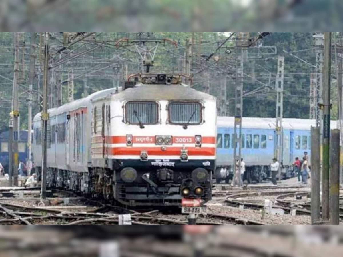 ભારત બંધ: રેલવેએ રદ કરી 12 ટ્રેનો, યાત્રીઓની સુરક્ષાને ધ્યાનમાં રાખીને વધુ ટ્રેનો રદ થઈ શકે