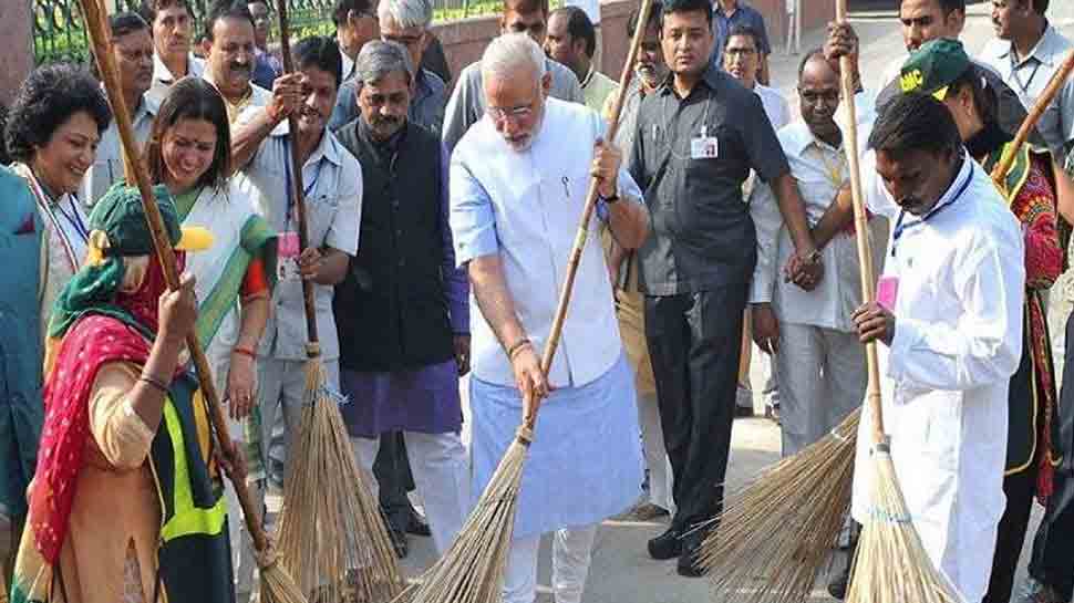શનિવારે PM મોદી ચાલુ કરશે સ્વચ્છતા જ સેવા અભિયાન, દેશની અનેક હસ્તીઓ લેશે ભાગ શનિવારે PM મોદી ચાલુ કરશે સ્વચ્છતા જ સેવા અભિયાન, દેશની અનેક હસ્તીઓ લેશે ભાગ