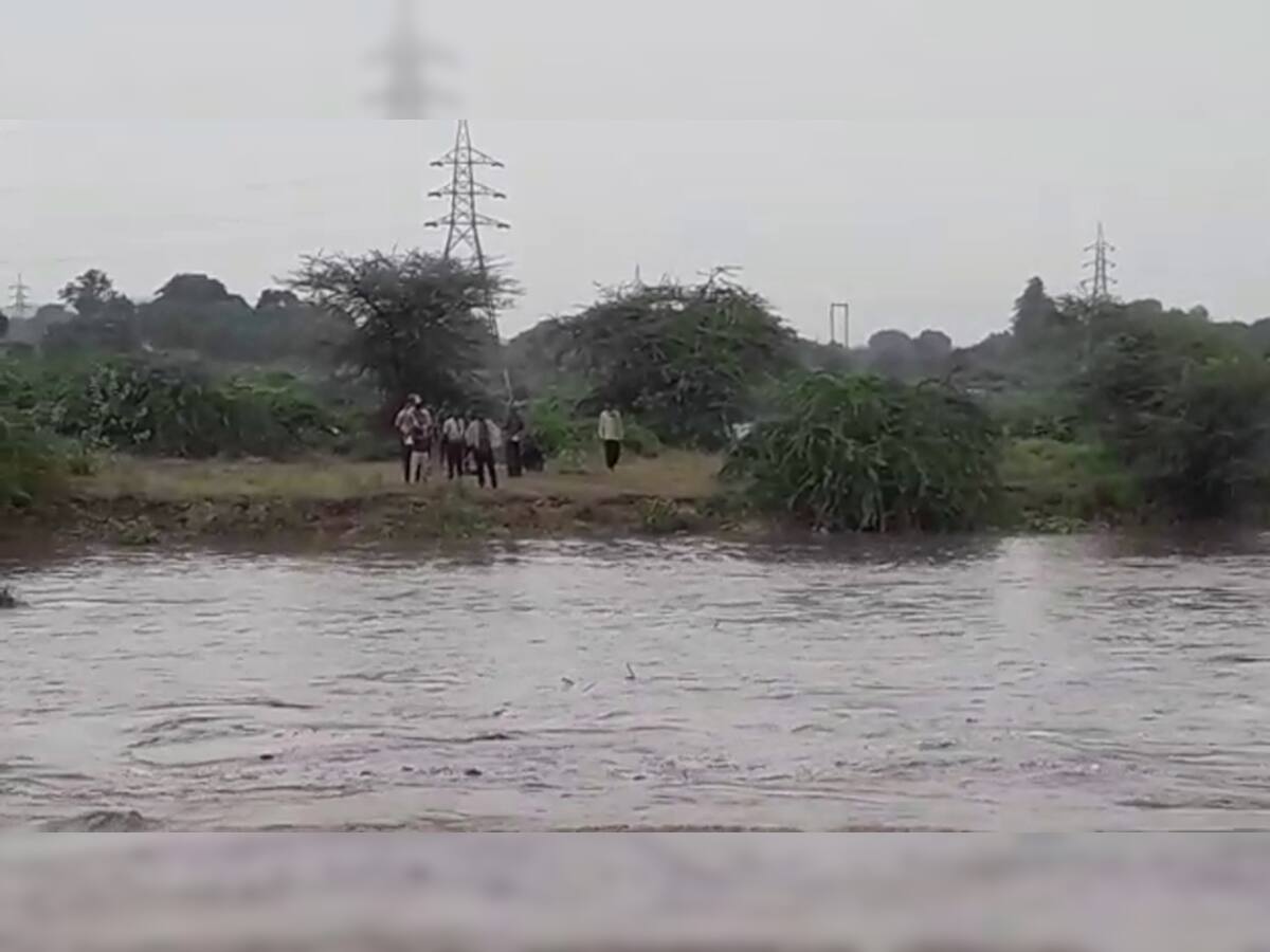 ખેડબ્રહ્માની હરણાવ નદીમાં પાણી આવતા 11 લોકો ફસાયા, બચાવ કામગીરી શરૂ