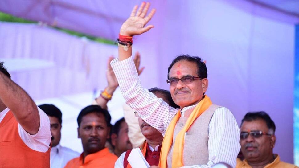 મધ્ય પ્રદેશ: અર્જૂન આર્યએ છોડી સપાની ટિકિટ, કહ્યું- શિવરાજની સામે કોંગ્રેસમાંથી લડીશ મધ્ય પ્રદેશ: અર્જૂન આર્યએ છોડી સપાની ટિકિટ, કહ્યું- શિવરાજની સામે કોંગ્રેસમાંથી લડીશ
