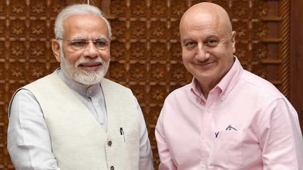 અનુપમ ખેરનું FTIIના અધ્યક્ષ પદ પરથી રાજીનામું, સરકારે કર્યું મંજૂર અનુપમ ખેરનું FTIIના અધ્યક્ષ પદ પરથી રાજીનામું, સરકારે કર્યું મંજૂર