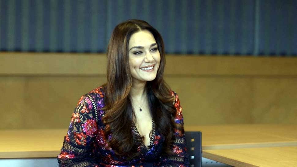 #MeToo મામલે પ્રીતિ ઝિંટાએ આપ્યું એવું નિવેદન કે સોશિયલ મીડિયા પર થઈ ગઈ ટ્રોલ #MeToo મામલે પ્રીતિ ઝિંટાએ આપ્યું એવું નિવેદન કે સોશિયલ મીડિયા પર થઈ ગઈ ટ્રોલ