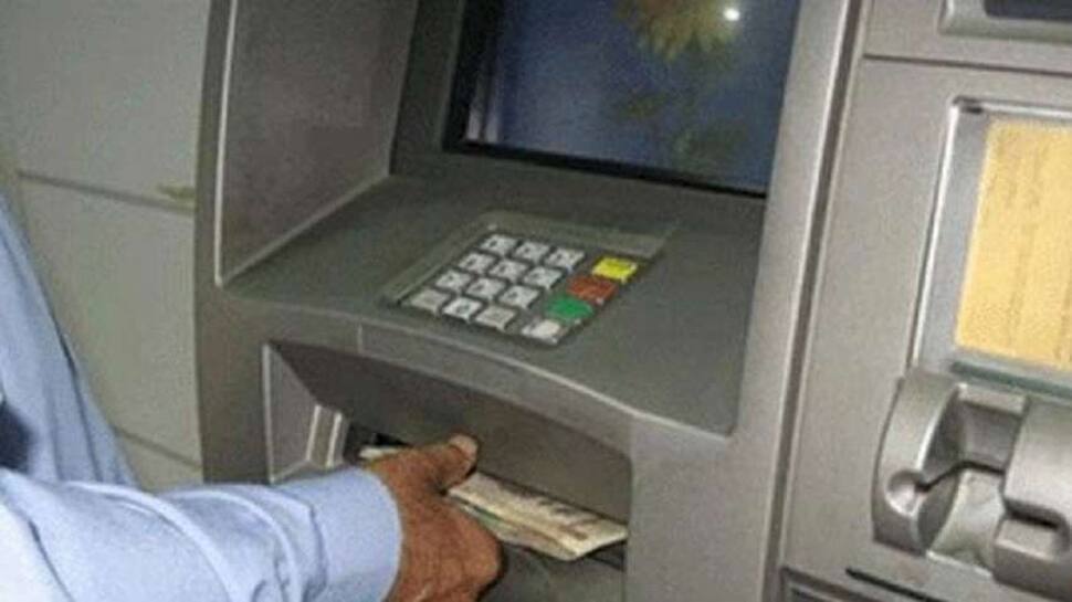 દેશના અડધાથી વધુ ATM બંધ થઈ શકે છે, તો નોટબંધી જેવા માહોલ માટે તૈયાર રહેજો દેશના અડધાથી વધુ ATM બંધ થઈ શકે છે, તો નોટબંધી જેવા માહોલ માટે તૈયાર રહેજો