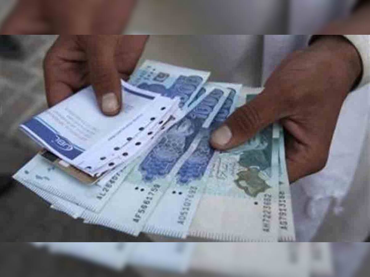 પાકિસ્તાન આર્થિક કંગાળ બન્યું: ડોલર સામે રૂપિયો 144નાં તળીયે પહોંચ્યો