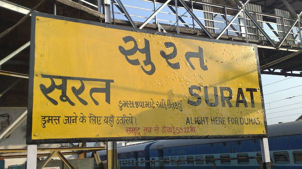 સુરત: મુસાફરોને આકર્ષવા રેલવેએ કોચને સુવિધાઓ વધારી, જાણો ખાસિયતો સુરત: મુસાફરોને આકર્ષવા રેલવેએ કોચને સુવિધાઓ વધારી, જાણો ખાસિયતો