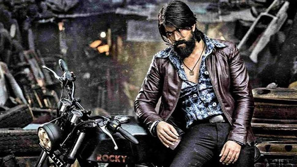 KGF સ્ટાર યશના ઘરે ઇનકમ ટેક્સની રેડ, આ સ્ટાર્સ પર નિશાના પર KGF સ્ટાર યશના ઘરે ઇનકમ ટેક્સની રેડ, આ સ્ટાર્સ પર નિશાના પર