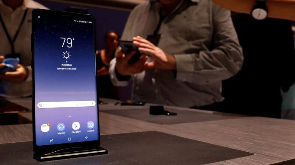 Samsung ના આ ફોનમાં હશે 12 GB રેમ, બજારમાં ટૂંક સમયમાં થશે લોન્ચ Samsung ના આ ફોનમાં હશે 12 GB રેમ, બજારમાં ટૂંક સમયમાં થશે લોન્ચ