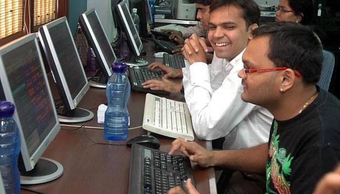 Budget પહેલાં સેંસેક્સમાં 665 પોઈન્ટનો ઉછાળો, શું બજેટમાં કંઇક સારું થવાનું છે? Budget પહેલાં સેંસેક્સમાં 665 પોઈન્ટનો ઉછાળો, શું બજેટમાં કંઇક સારું થવાનું છે?