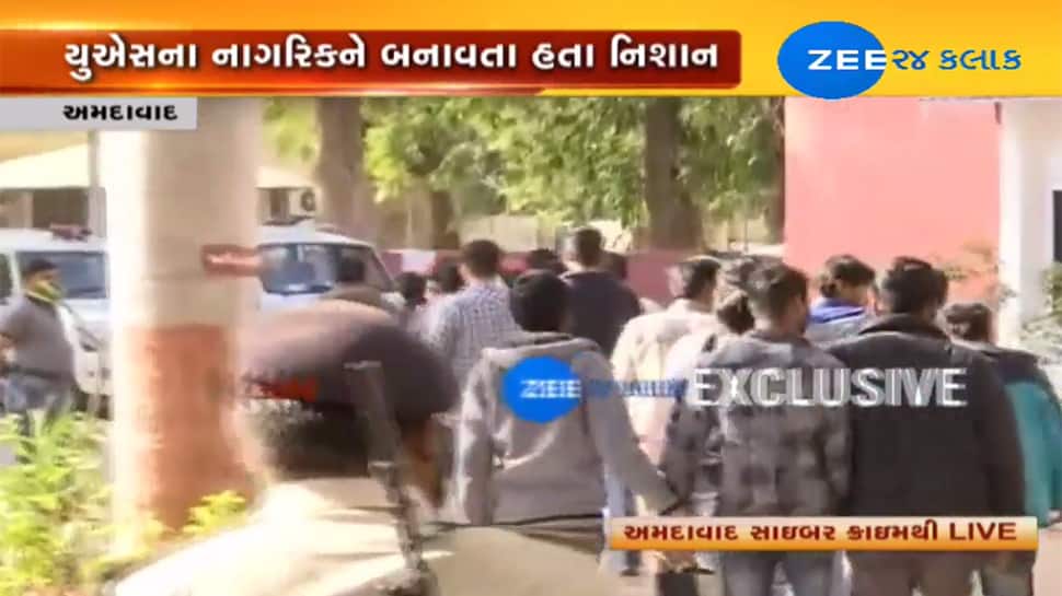 અમદાવાદમાંથી ઝડપાયું ગુજરાતનું સૌથી મોટું બોગસ કોલસેન્ટર, 50થી વધુની ધરપકડ અમદાવાદમાંથી ઝડપાયું ગુજરાતનું સૌથી મોટું બોગસ કોલસેન્ટર, 50થી વધુની ધરપકડ