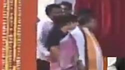 VIDEO : પીએમ મોદીની હાજરીમાં મંત્રીએ સાથી મહિલાને ખોટી જગ્યાએ સ્પર્શ કર્યો