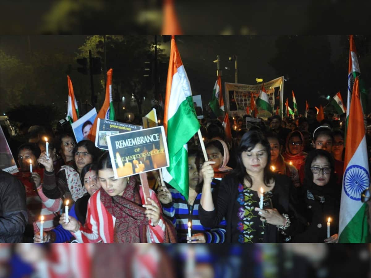 પુલવામા હુમલા સામે UAEમાં એકજૂટ થયા ભારતીઓ, શહીદ જવાનોને આપી શ્રદ્ધાંજલિ