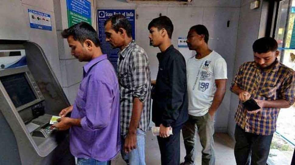 31 માર્ચ સુધી બંધ થઇ જશે દેશભરના 1.13 લાખ ATM, જાણો તેનું પાછળનું કારણ 31 માર્ચ સુધી બંધ થઇ જશે દેશભરના 1.13 લાખ ATM, જાણો તેનું પાછળનું કારણ