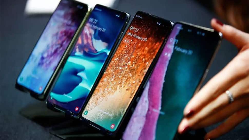 મોબાઇલ ફોન માર્કેટમાં Samsung મચાવશે તહેલકો, 5 એપ્રિલના રોજ લોન્ચ કરશે દુનિયાનો પ્રથમ 5G ફોન મોબાઇલ ફોન માર્કેટમાં Samsung મચાવશે તહેલકો, 5 એપ્રિલના રોજ લોન્ચ કરશે દુનિયાનો પ્રથમ 5G ફોન