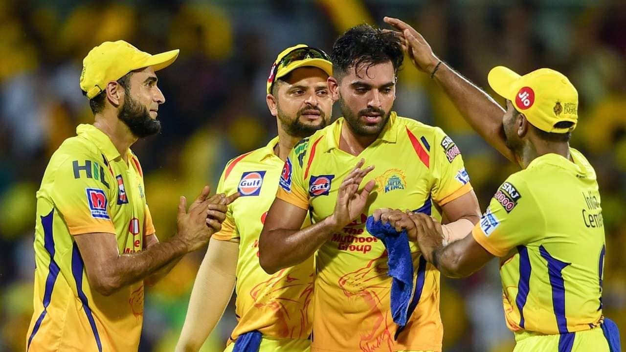 IPL 2019: દીપક ચહરે 4 ઓવરમાં ફેંક્યા 20 ડોટ બોલ, બનાવ્યો રેકોર્ડ IPL 2019: દીપક ચહરે 4 ઓવરમાં ફેંક્યા 20 ડોટ બોલ, બનાવ્યો રેકોર્ડ
