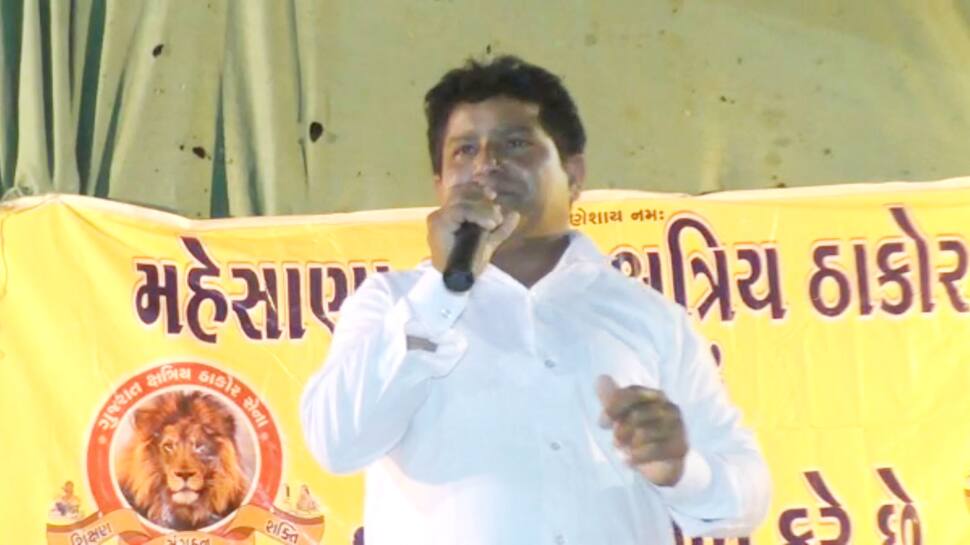 રામજી ઠાકોરનો બળવોઃ મહેસાણા ઠાકોર સેનાએ અલ્પેશ ઠાકોર સાથે ફાડ્યો છેડો રામજી ઠાકોરનો બળવોઃ મહેસાણા ઠાકોર સેનાએ અલ્પેશ ઠાકોર સાથે ફાડ્યો છેડો