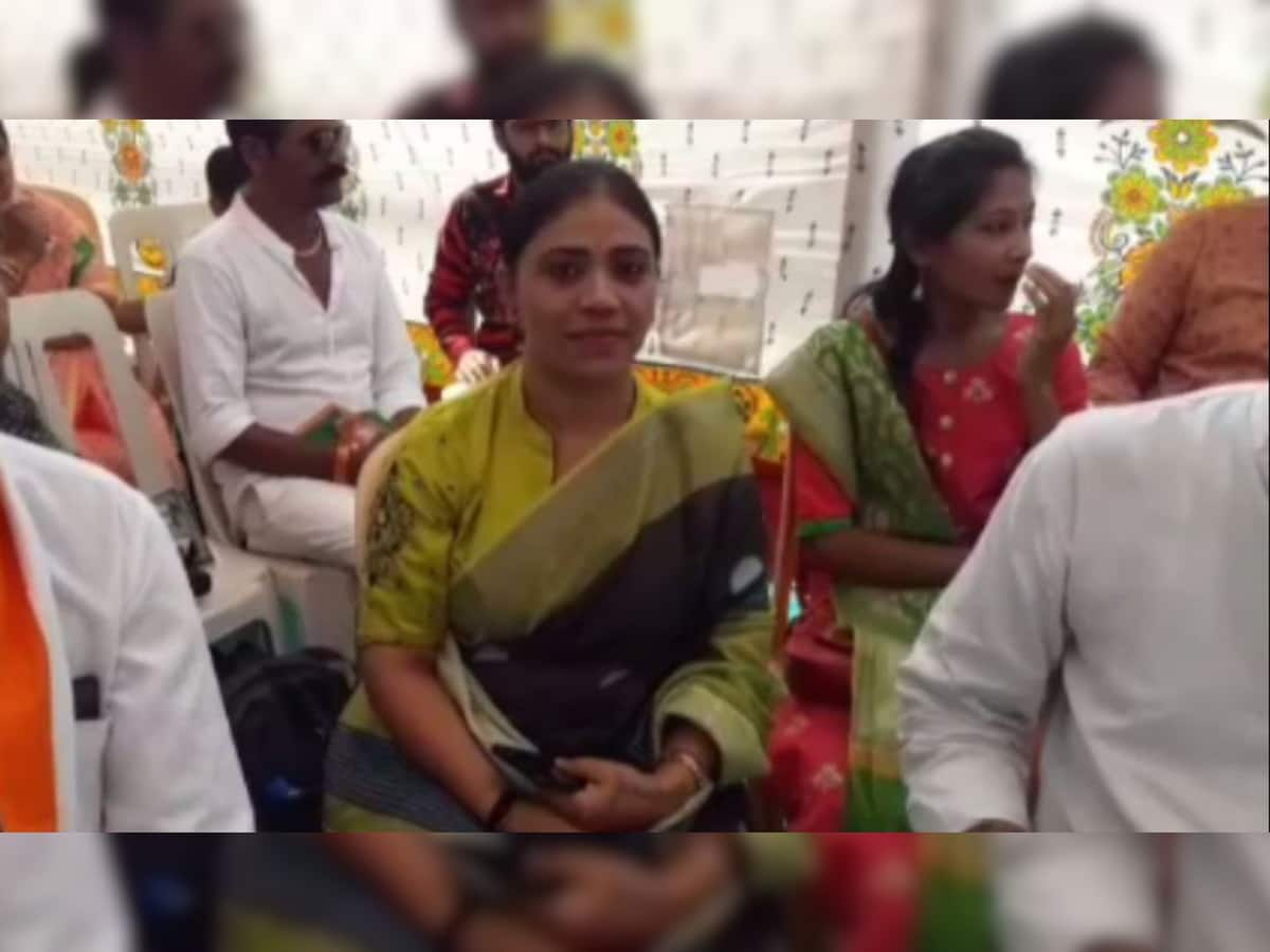 ક્રિકેટર રવિન્દ્ર જાડેજાના પરિવારમાં મોટું રાજકારણ - પત્ની ભાજપમાં, તો બહેન કોંગ્રેસમાં જોડાયા