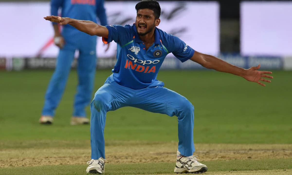 World Cup 2019: ખલીલ અહમદ સહિત 4 ફાસ્ટ બોલરો ભારતીય ટીમ સાથે જશે ઈંગ્લેન્ડ World Cup 2019: ખલીલ અહમદ સહિત 4 ફાસ્ટ બોલરો ભારતીય ટીમ સાથે જશે ઈંગ્લેન્ડ