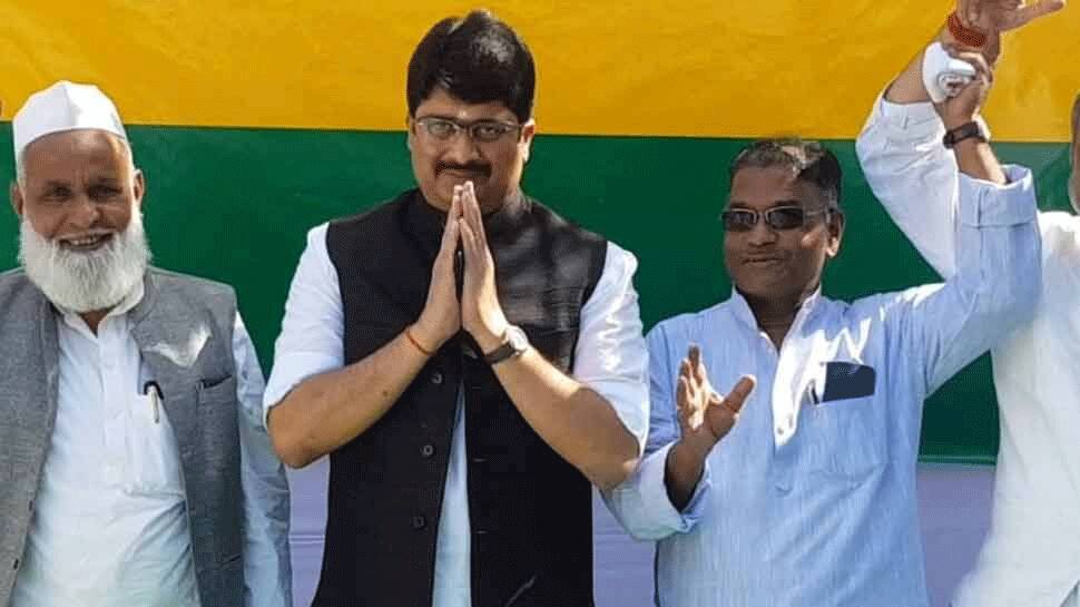બાહુબલી MLA રાજાભૈયા સહિત 8 લોકો મતદાનનાં દિવસે નજરકેદ રહેશે બાહુબલી MLA રાજાભૈયા સહિત 8 લોકો મતદાનનાં દિવસે નજરકેદ રહેશે