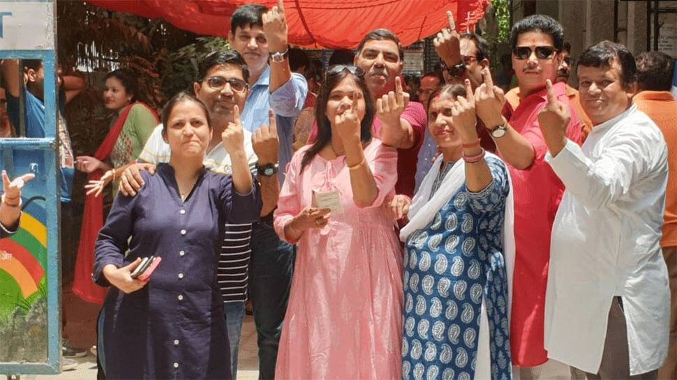 છઠ્ઠા તબક્કામાં 59 સીટ પર 62.27% મતદાન, બંગાળમાં રેકોર્ડ 80.16 % મતદાન છઠ્ઠા તબક્કામાં 59 સીટ પર 62.27% મતદાન, બંગાળમાં રેકોર્ડ 80.16 % મતદાન