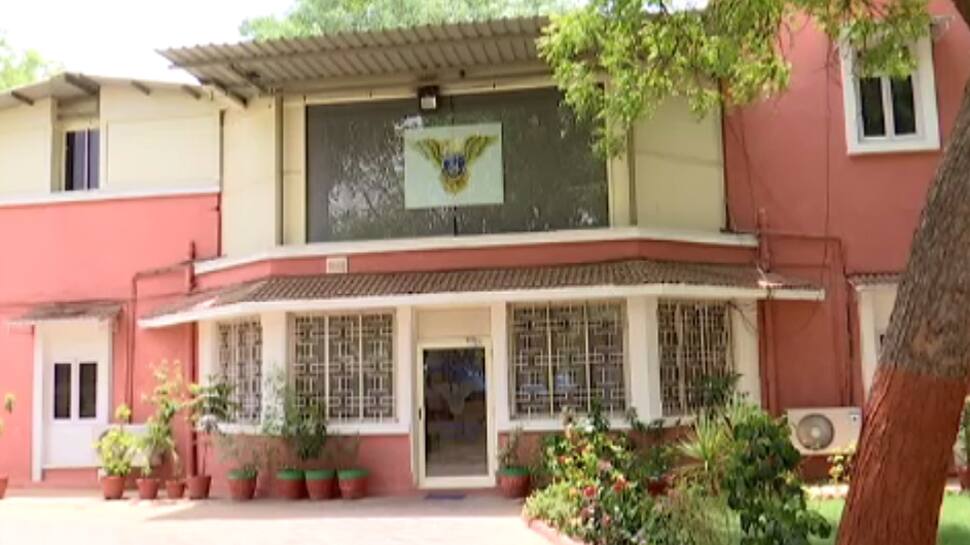 અમદાવાદ: સાયબરક્રાઇમ બ્રાંન્ચે ગત 7 મહિનામાં 14 કોલ સેન્ટરો પર પાડ્યા દરોડા અમદાવાદ: સાયબરક્રાઇમ બ્રાંન્ચે ગત 7 મહિનામાં 14 કોલ સેન્ટરો પર પાડ્યા દરોડા