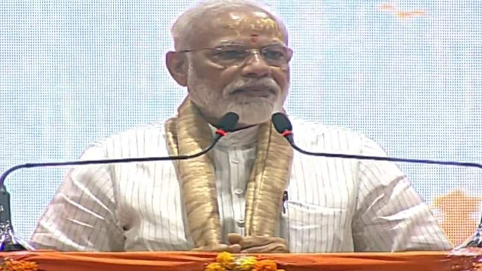 રાજકીય પંડિતોએ હવે માનવું પડશે કે અંકગણિતથી આગળ પણ કેમિસ્ટ્રી હોય છેઃ નરેન્દ્ર મોદી રાજકીય પંડિતોએ હવે માનવું પડશે કે અંકગણિતથી આગળ પણ કેમિસ્ટ્રી હોય છેઃ નરેન્દ્ર મોદી