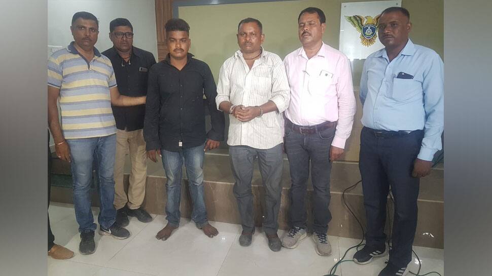 દેશના યુવાઓને બરબાદ કરતું નશીલા પદાર્થનું નેટવર્ક ઝડપાયું, 150 કિલો ગાંજા સાથે 2ની ધરપકડ દેશના યુવાઓને બરબાદ કરતું નશીલા પદાર્થનું નેટવર્ક ઝડપાયું, 150 કિલો ગાંજા સાથે 2ની ધરપકડ