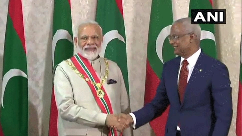 LIVE: PM મોદીને માલદીવનું સર્વોચ્ચ નાગરિક સન્માન, કહ્યું મિત્રતા અમર રહો LIVE: PM મોદીને માલદીવનું સર્વોચ્ચ નાગરિક સન્માન, કહ્યું મિત્રતા અમર રહો