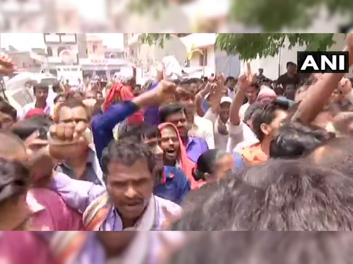 Video: મુઝફ્ફરપુરમાં નીતીશ કુમારનો વિરોધ, લોકોએ લગાવ્યા ‘હાય-હાય’ના નારા
