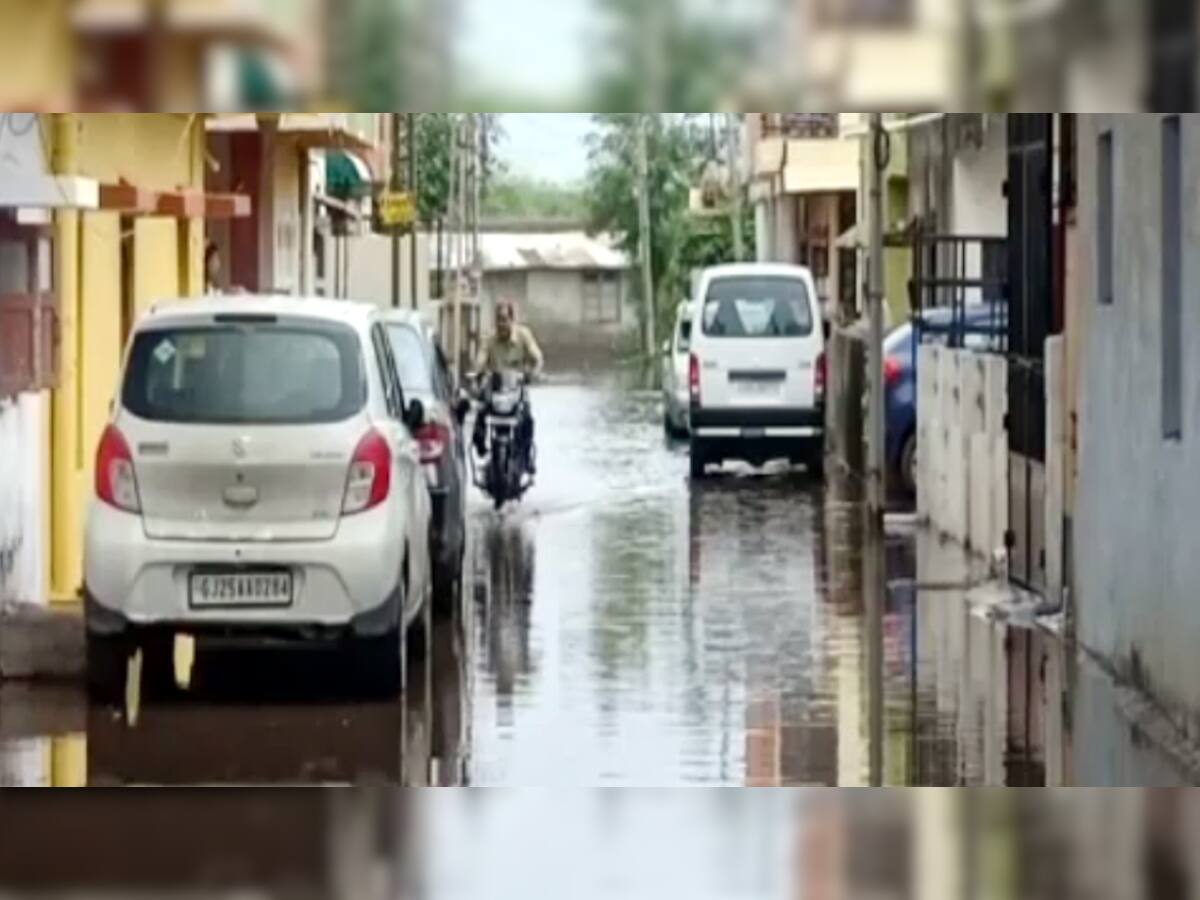 વડોદરા: ડભોઇમાં 3 ઈંચ વરસાદથી પાણી-પાણી, લોકો મુશ્કેલીઓમાં મુકાયા