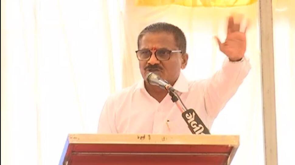 પૂર્વ MLA ભગા બારડને મળ્યા રાહતના સમાચાર, હાઈકોર્ટે સજા પર આપ્યો સ્ટે પૂર્વ MLA ભગા બારડને મળ્યા રાહતના સમાચાર, હાઈકોર્ટે સજા પર આપ્યો સ્ટે