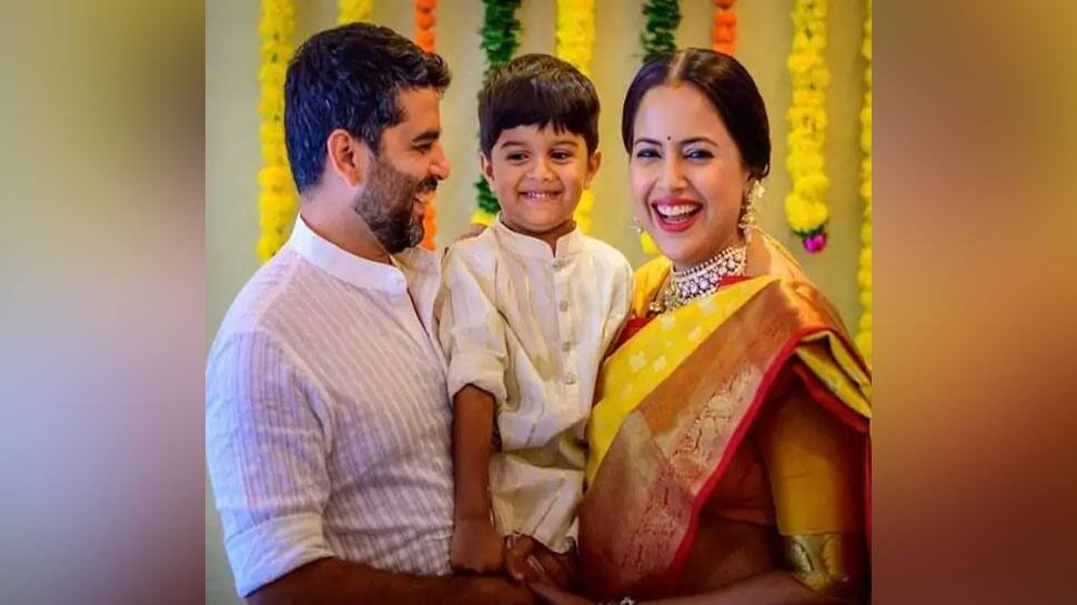 પ્રેગનન્સીમાં અંડરવોટર બિકીની શૂટ કરાવનારા બોલ્ડ સમીરાના ઘરે પુત્રીજન્મ પ્રેગનન્સીમાં અંડરવોટર બિકીની શૂટ કરાવનારા બોલ્ડ સમીરાના ઘરે પુત્રીજન્મ