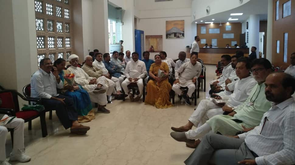 રાહુલ ગાંધી : અત્યારે પૈસા અને સત્તાનો પાવર જોવા મળી રહ્યો છે રાહુલ ગાંધી : અત્યારે પૈસા અને સત્તાનો પાવર જોવા મળી રહ્યો છે