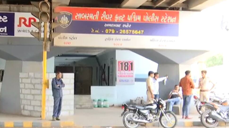 અમદાવાદ રિવરફ્રન્ટ પર ગર્લ્સની સલામતી માટે પોલીસ અપનાવશે આ કિમીયો અમદાવાદ રિવરફ્રન્ટ પર ગર્લ્સની સલામતી માટે પોલીસ અપનાવશે આ કિમીયો