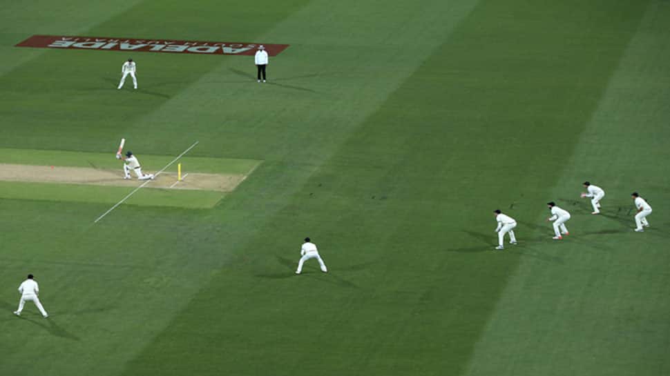 ASHES 2019 : ટેસ્ટ ક્રિકેટમાં પ્રથમ વખત ટીશર્ટ પર ખેલાડીના નામ અને નંબર લખાશે ASHES 2019 : ટેસ્ટ ક્રિકેટમાં પ્રથમ વખત ટીશર્ટ પર ખેલાડીના નામ અને નંબર લખાશે