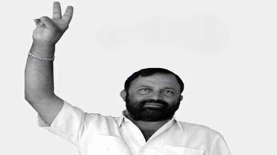 વિધવા વહુના બીજા લગ્ન કરાવીને વિઠ્ઠલ રાદડિયાએ સમાજને નવી દિશા બતાવી હતી વિધવા વહુના બીજા લગ્ન કરાવીને વિઠ્ઠલ રાદડિયાએ સમાજને નવી દિશા બતાવી હતી