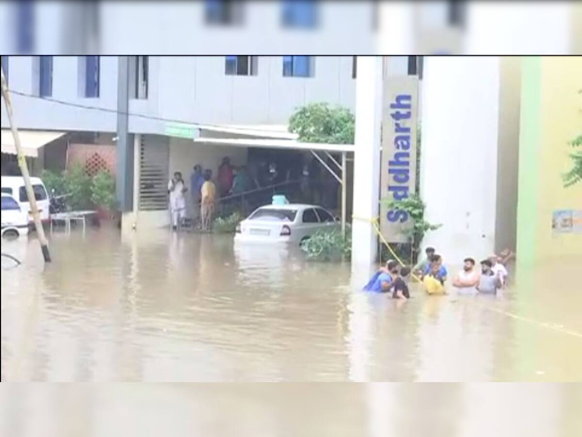 #Vadodaraflood Breaking : વિશ્વામિત્રી નદીની સપાટી ઘટી, મુખ્યમંત્રીએ સહાયની જાહેરાત કરી