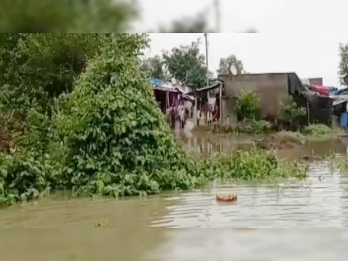 વિશ્વામિત્રી નદીમાં પાણી આવતા કિનારાના ગામોમાં પરિસ્થિતિ બની તંગ, 500નું સ્થાળાંતર