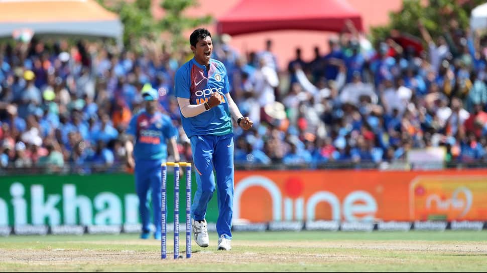 નવદીપ સૈનીએ પોતાના પર્દાપણ T20I મેચમાં તોડ્યો નિયમ, આઈસીસીએ સંભળાવી સજા નવદીપ સૈનીએ પોતાના પર્દાપણ T20I મેચમાં તોડ્યો નિયમ, આઈસીસીએ સંભળાવી સજા