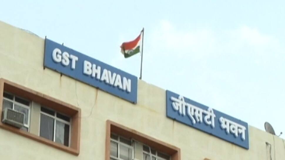 સુરત: GST વિભાગના દરોડા, બોગસ બીલથી ખોટી ઇન્કમ ઉભી કરી આચર્યું કરોડોનું કૌભાંડ સુરત: GST વિભાગના દરોડા, બોગસ બીલથી ખોટી ઇન્કમ ઉભી કરી આચર્યું કરોડોનું કૌભાંડ