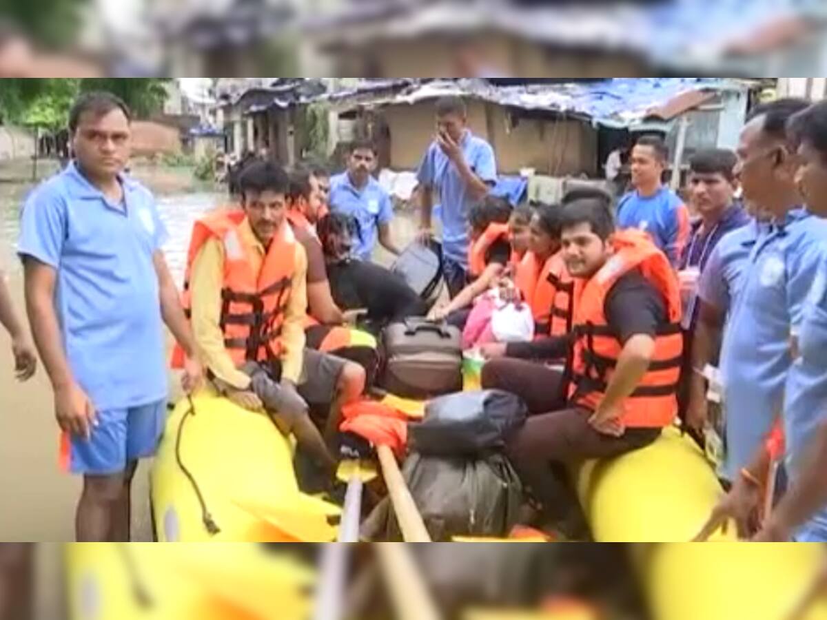 વિશ્વામિત્રીના પાણી વડસર ગામમાં ઘૂસ્યા, NDRFની ટીમે કર્યું 28 લોકોનું રેસ્ક્યું