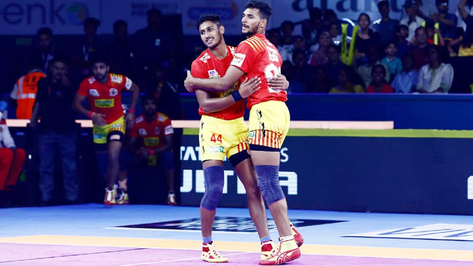 PKL 2019: હોમ ગ્રાઉન્ડમાં હારનો સિલસિલો તોડવા મેદાનમાં ઉતરશે ગુજરાત ફોર્ચ્યુન જાયન્ટ્સ PKL 2019: હોમ ગ્રાઉન્ડમાં હારનો સિલસિલો તોડવા મેદાનમાં ઉતરશે ગુજરાત ફોર્ચ્યુન જાયન્ટ્સ