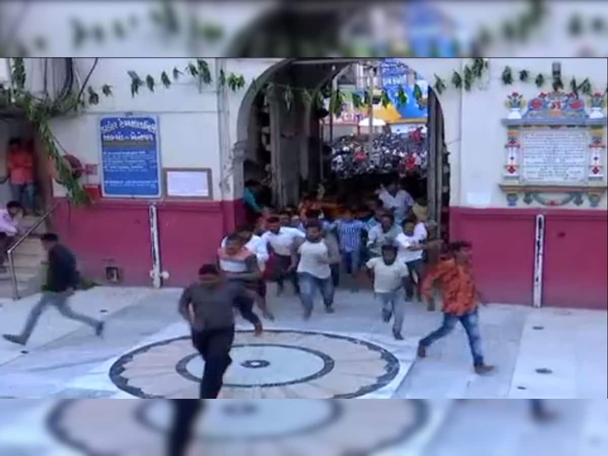 Video : ડાકોર મંદિરના દરવાજા ખૂલતા જ ભક્તોએ પહેલા દર્શન માટે દોડ લગાવી