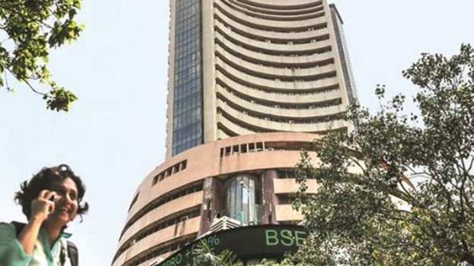 SBI શેર આજે અપાવી શકે છે મોટો ફાયદો, આ શેરમાં રોકાણથી થઇ શકો છો 'માલામાલ' SBI શેર આજે અપાવી શકે છે મોટો ફાયદો, આ શેરમાં રોકાણથી થઇ શકો છો 'માલામાલ'